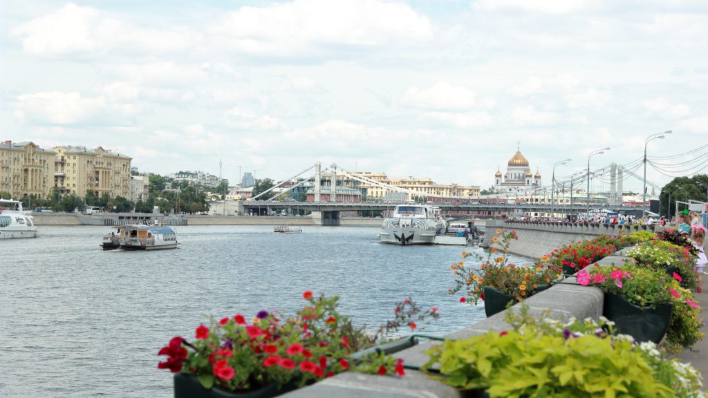 Прогулки на теплоходе по Москве